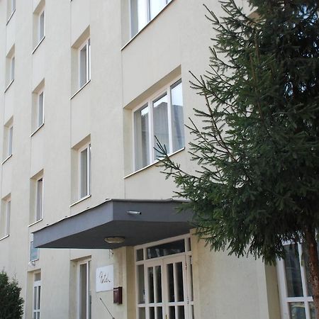Hotel Merkur Миеркуря Чук Екстериор снимка