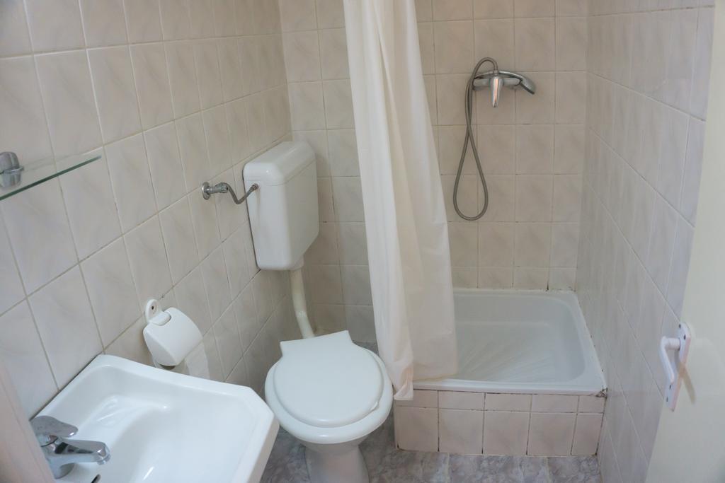 Hotel Merkur Миеркуря Чук Екстериор снимка