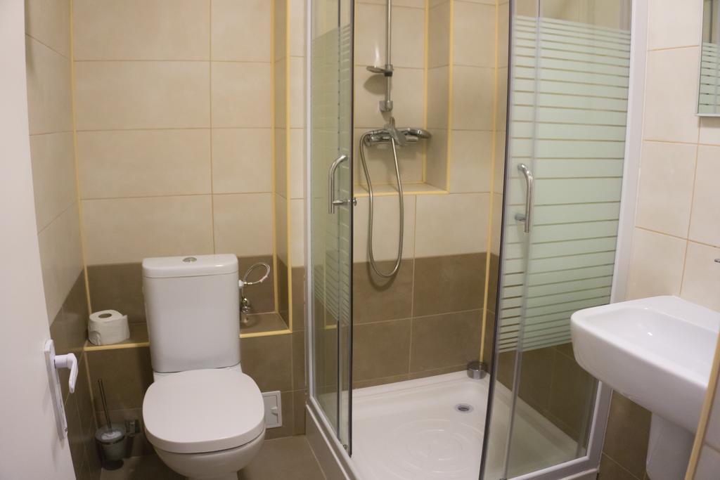 Hotel Merkur Миеркуря Чук Екстериор снимка